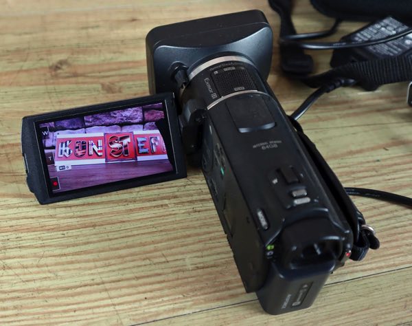 Sony HXR-MC50E Full HD digital Camcorder Nightshot Touchscreen 64GB HXR MC 50 E
